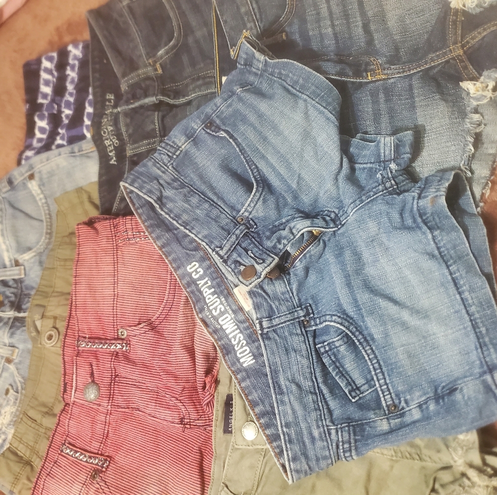 Shorts bundle all name brand there are 6 pair buy together